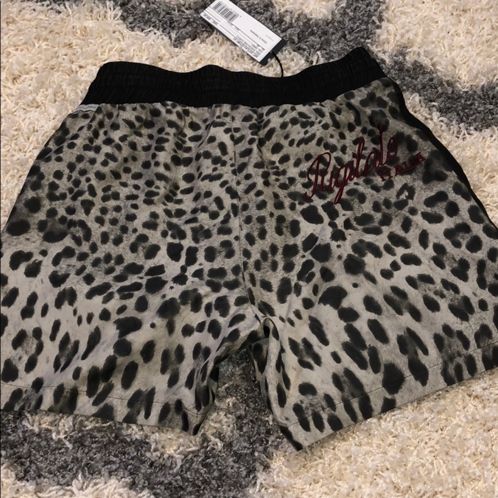 Dolce and Gabbana silk shorts - Picture 2 of 4